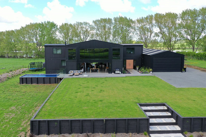 Álomotthon konténerekből