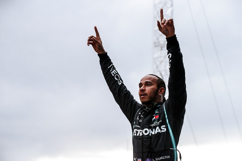 Lewis Hamilton hetedszer is világbajnok
