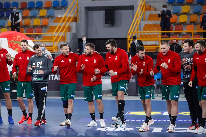 Vereség a spanyoloktól, jöhetnek a franciák