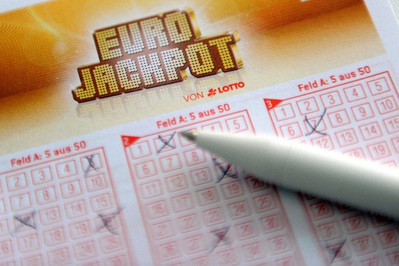 Újabb magyar lottómilliárdos!