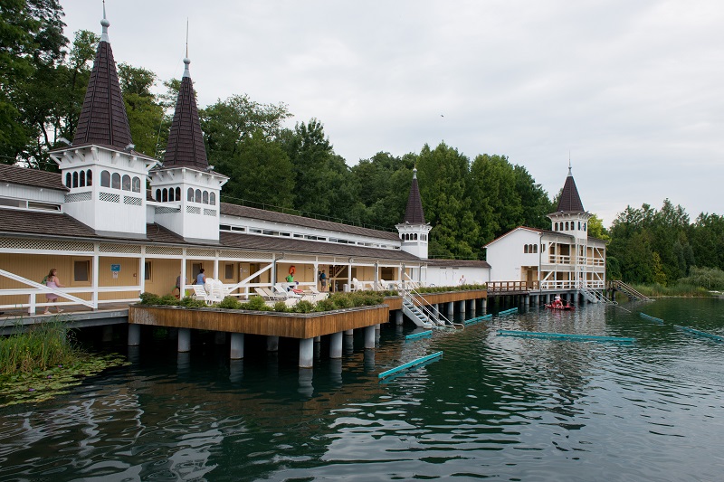 Felújítják a Hévízi-tó környékét