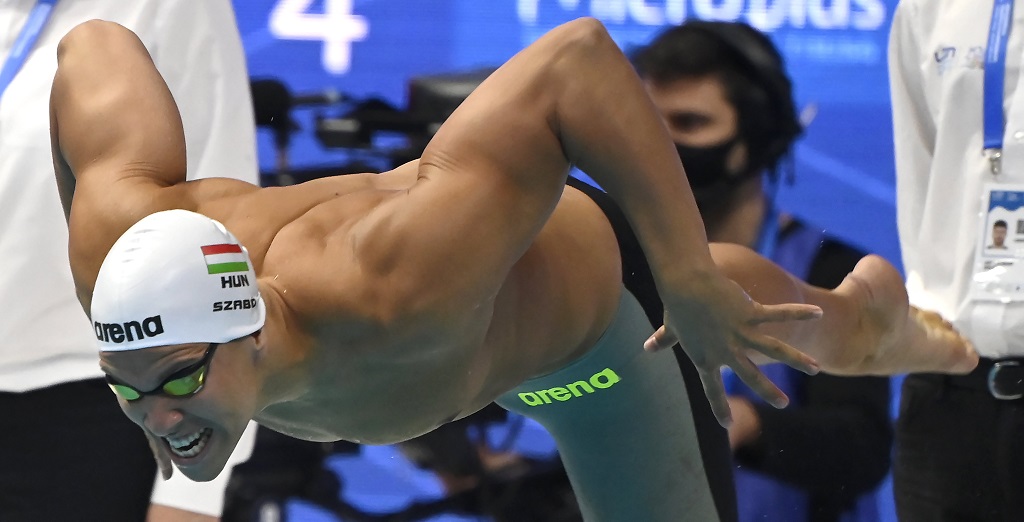 Úszó-eb: meglepetésarany Szabó Szebasztiántól, bravúrezüst a női gyorsváltótól!