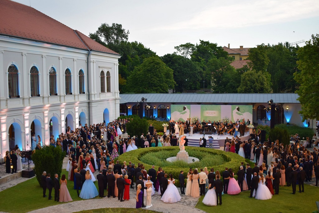 Megrendezik a balatonfüredi Anna-bált