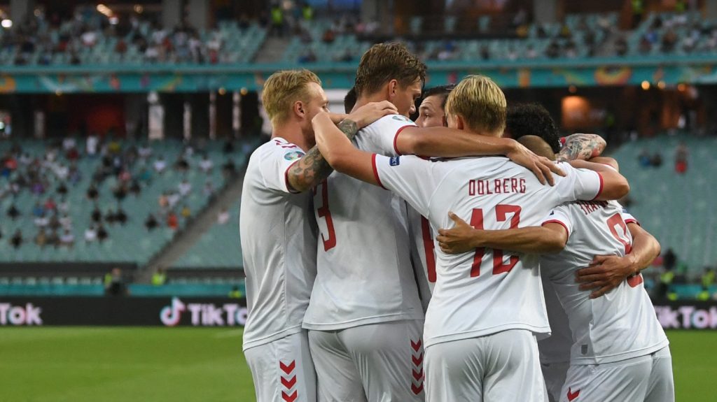 Foci Eb: tovább menetelnek a dánok, már a négy között járnak