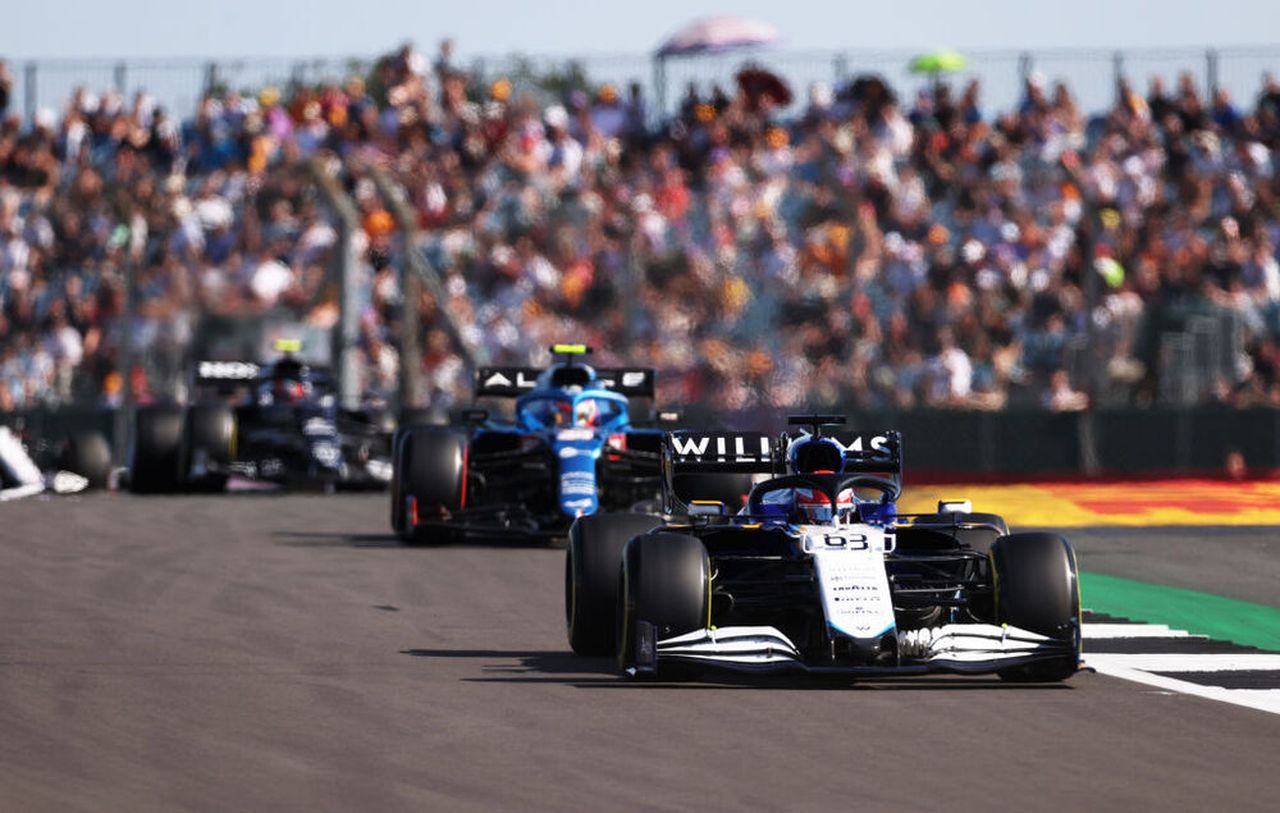 Formula 1: Brit Nagydíj - Hatalmas baleset után Hamilton nyert