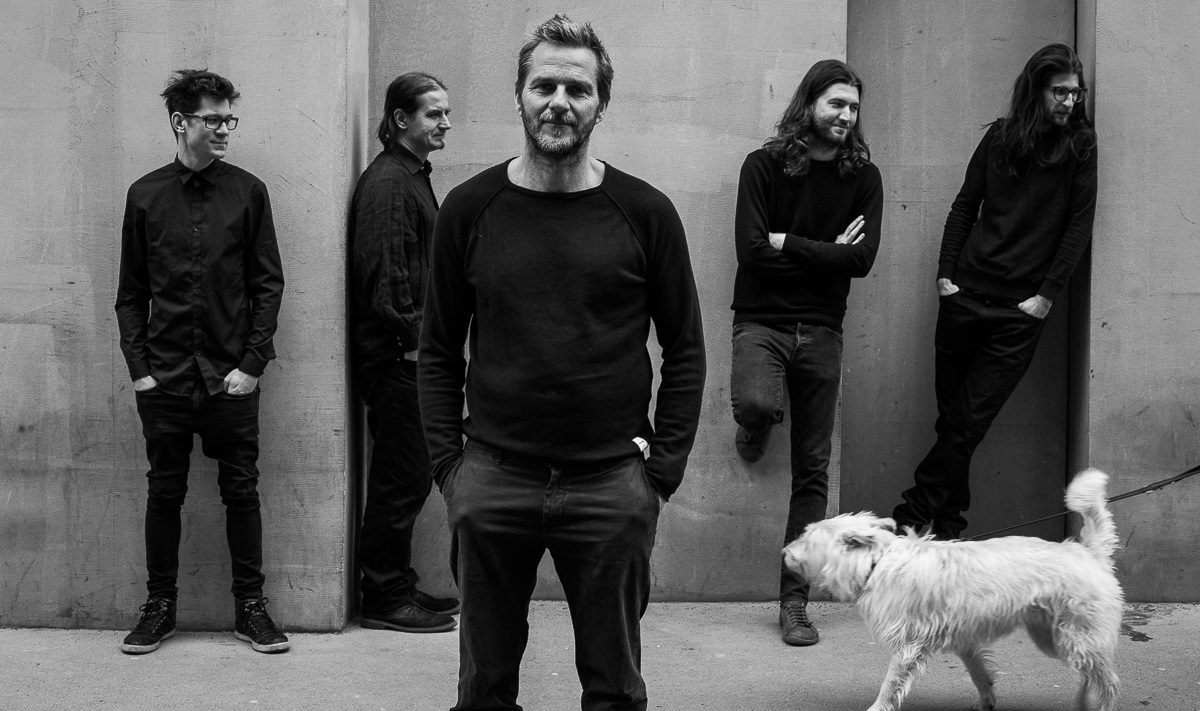 Befejezi a közös zenélést a Kistehén zenekar