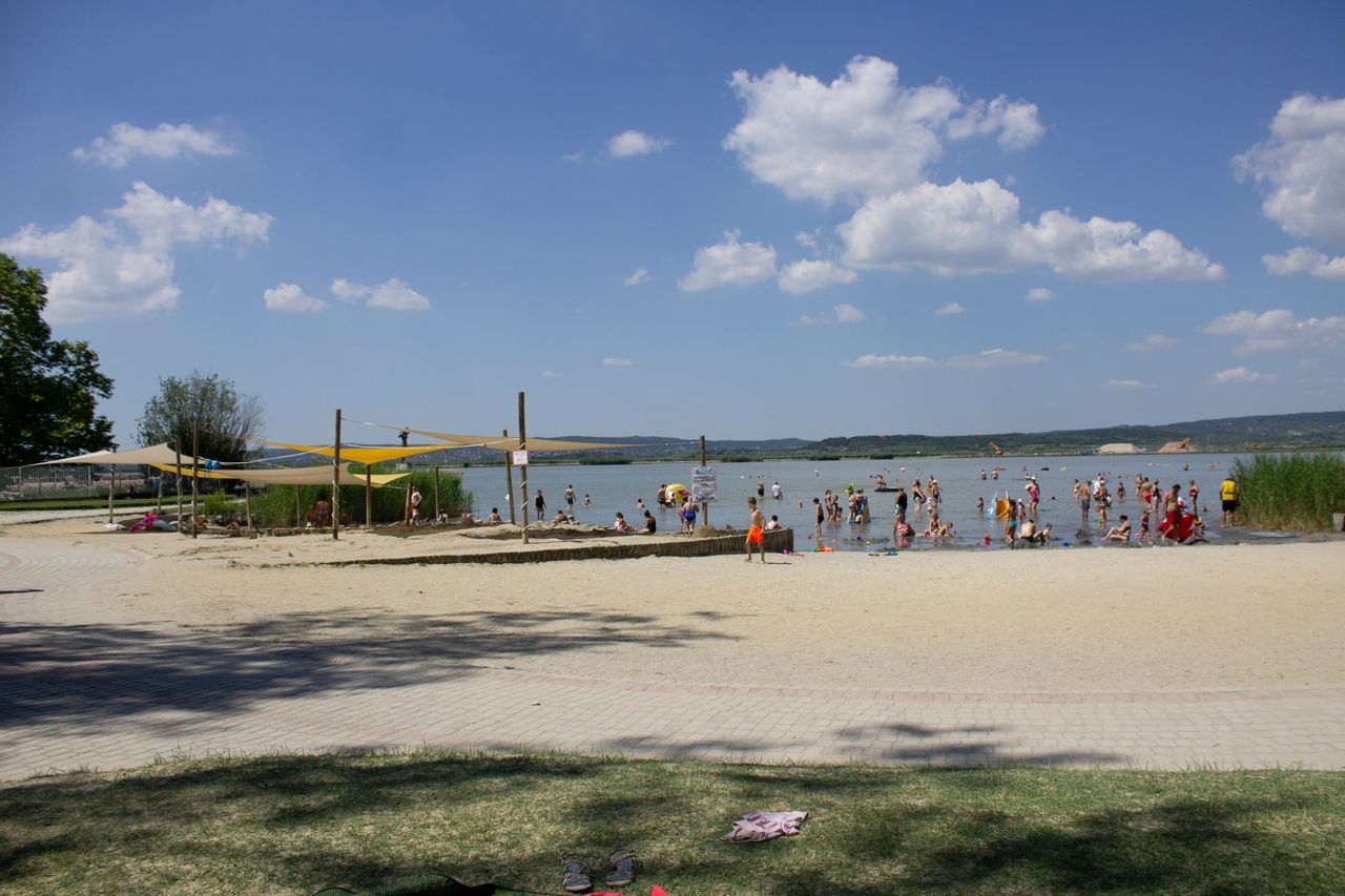 Újranyithat a vízminőség miatt bezárt négy velencei-tavi strand