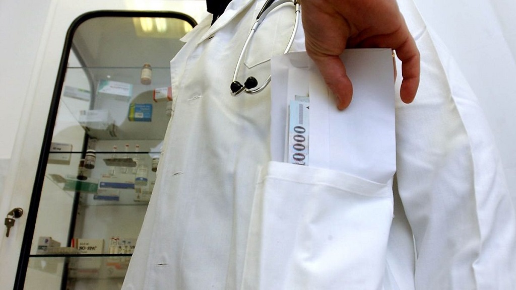 Plakátkampány a hálapénz ellen!