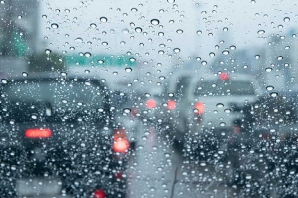 Ha jön a zivatar, lassíts, ha kell, akkor állj félre