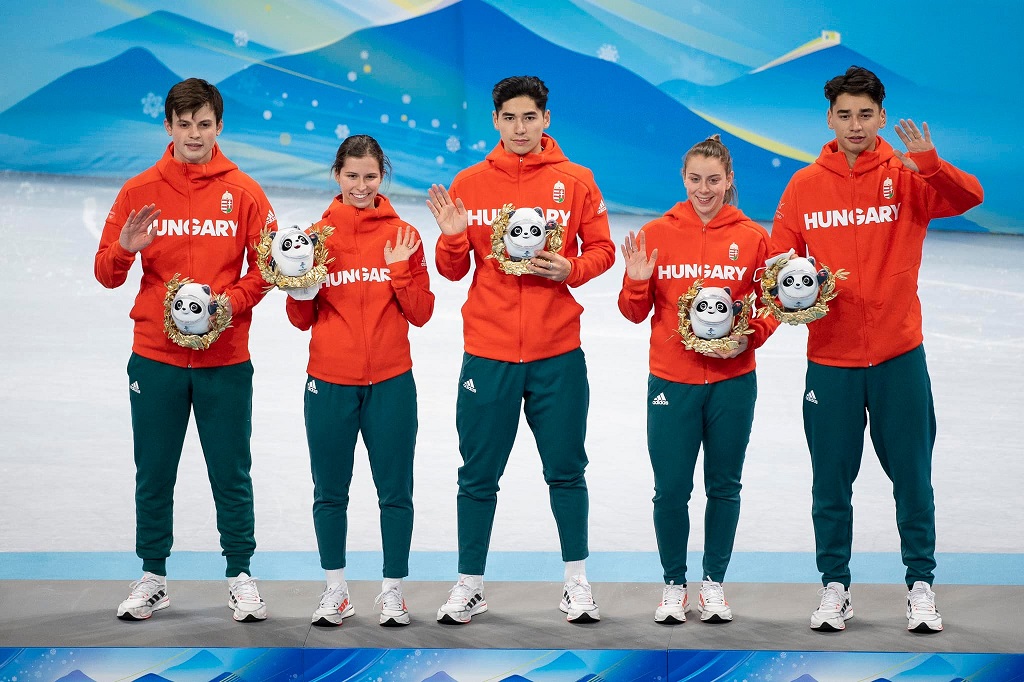 Téli olimpia: bravúrbronz, a fiúk után immár a lányoknak is megvan az ötkarikás érem