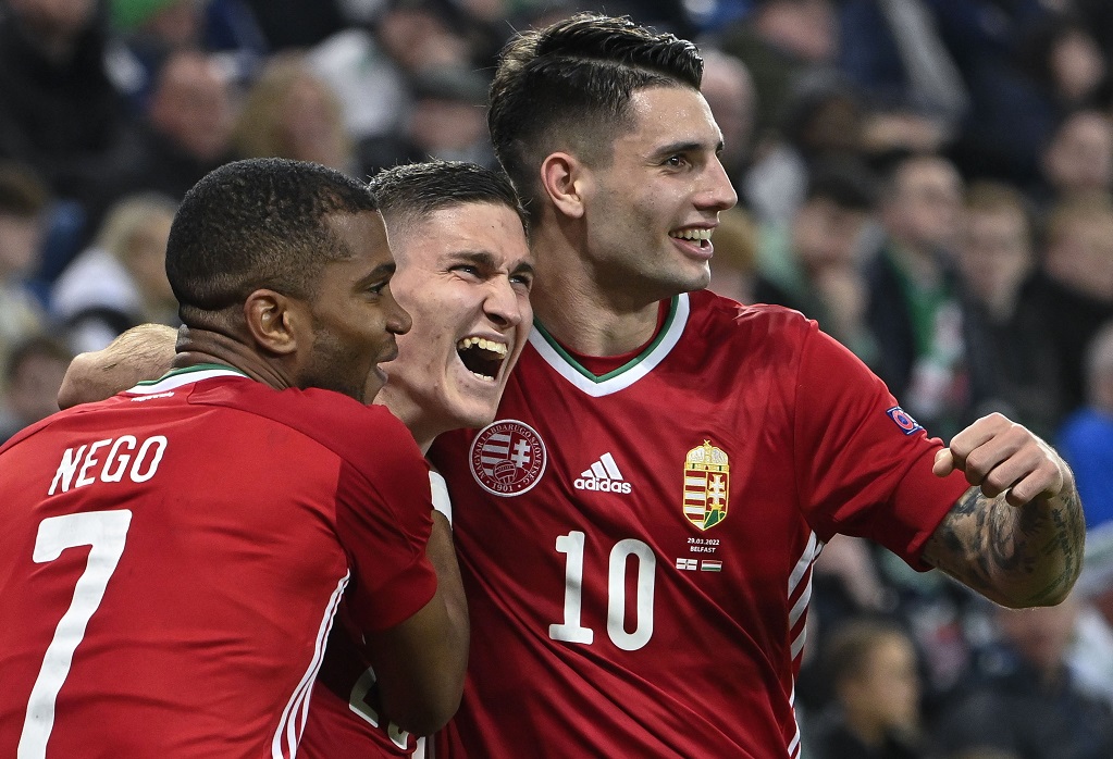 Dibusz-parádé és magyar győzelem Belfastban