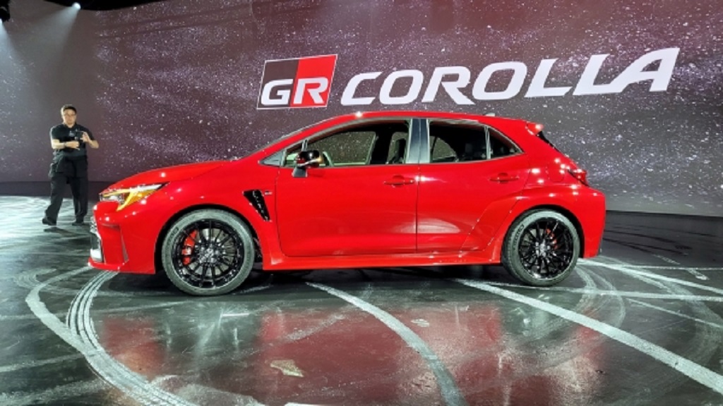 Itt a csúcsváltozat a japán népautóból