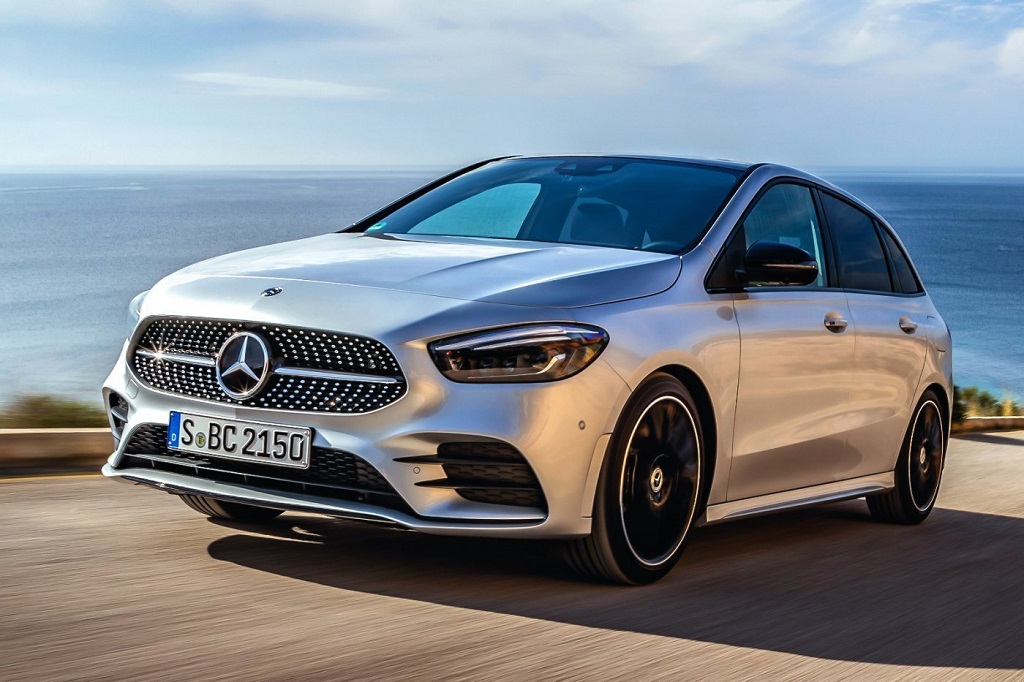 Döntött a Mercedes! Megszüntetik az A-, és a B-osztály gyártását