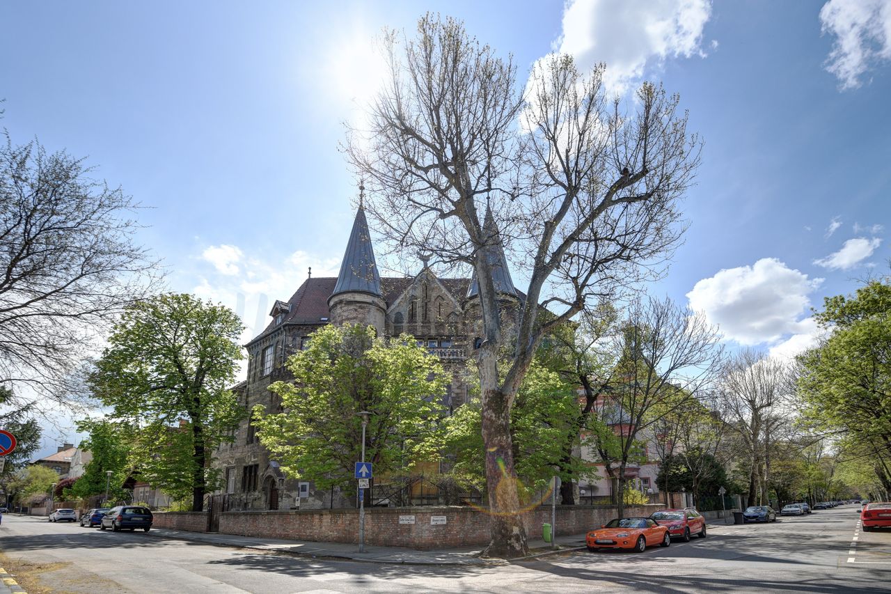 Eladó a magyar "Disney-villa"