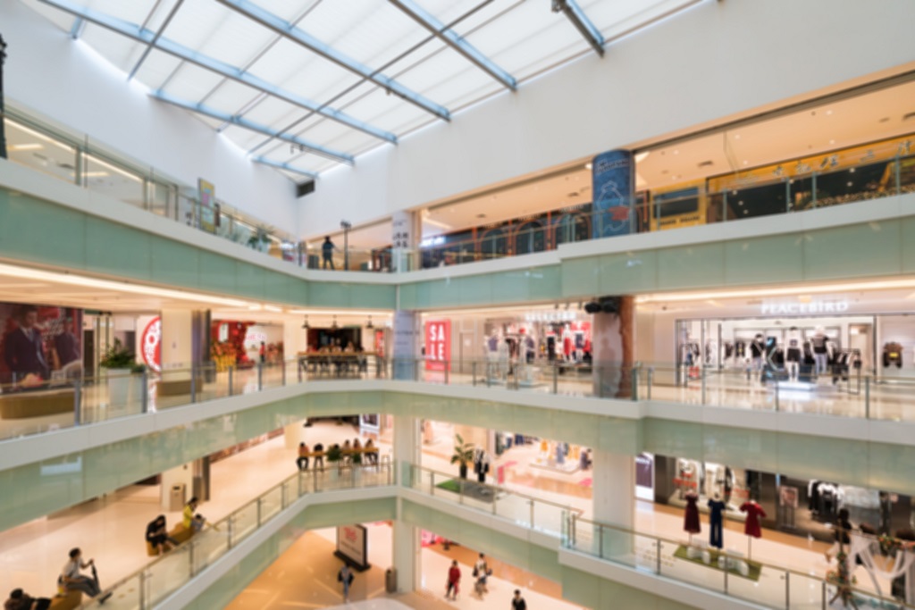 Rezsicsökkentés: a változásokba a plázák kiskereskedői csődbe mennek