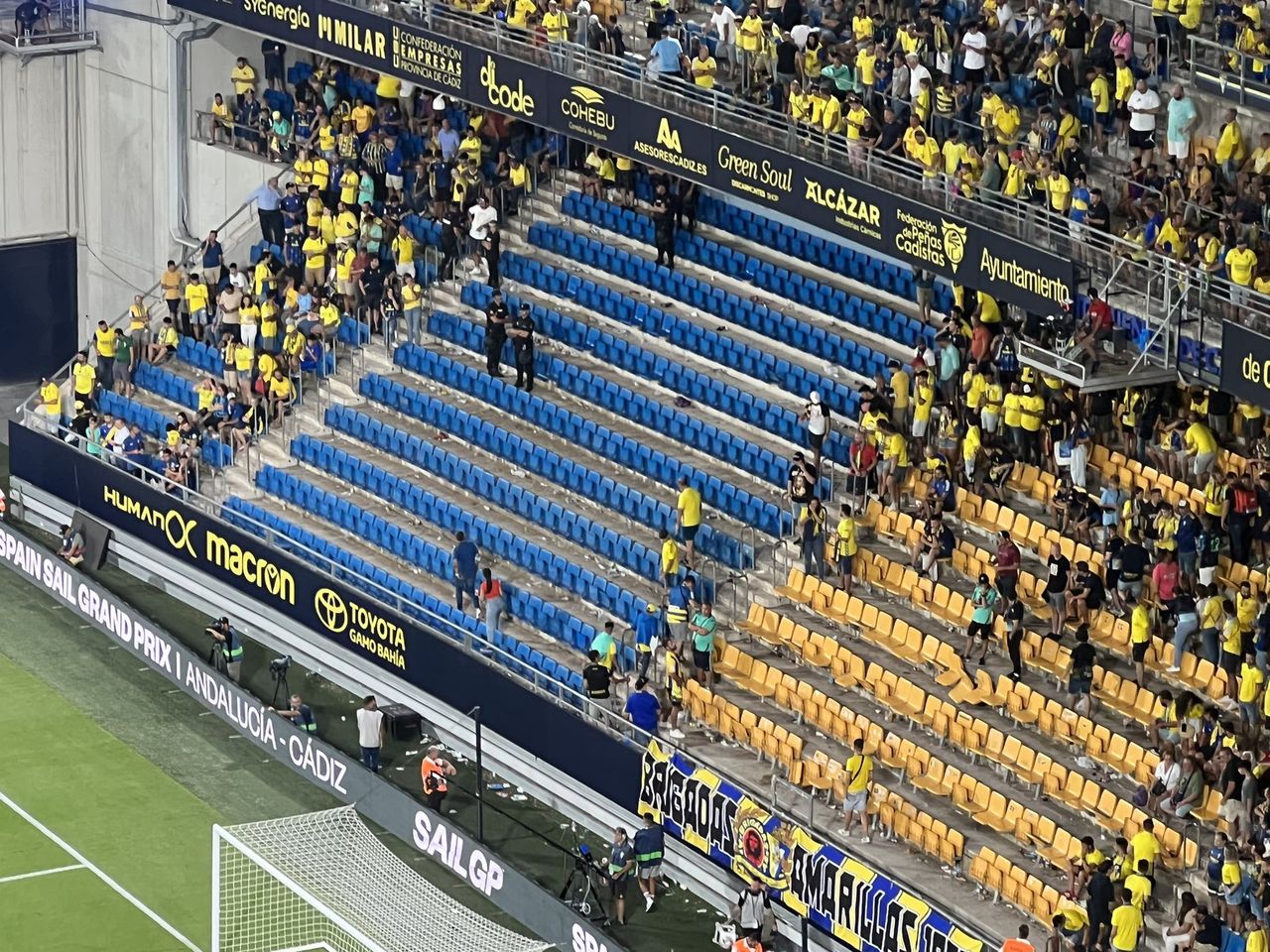 Újraélesztettek egy nézőt a Barcelona mérkőzésen