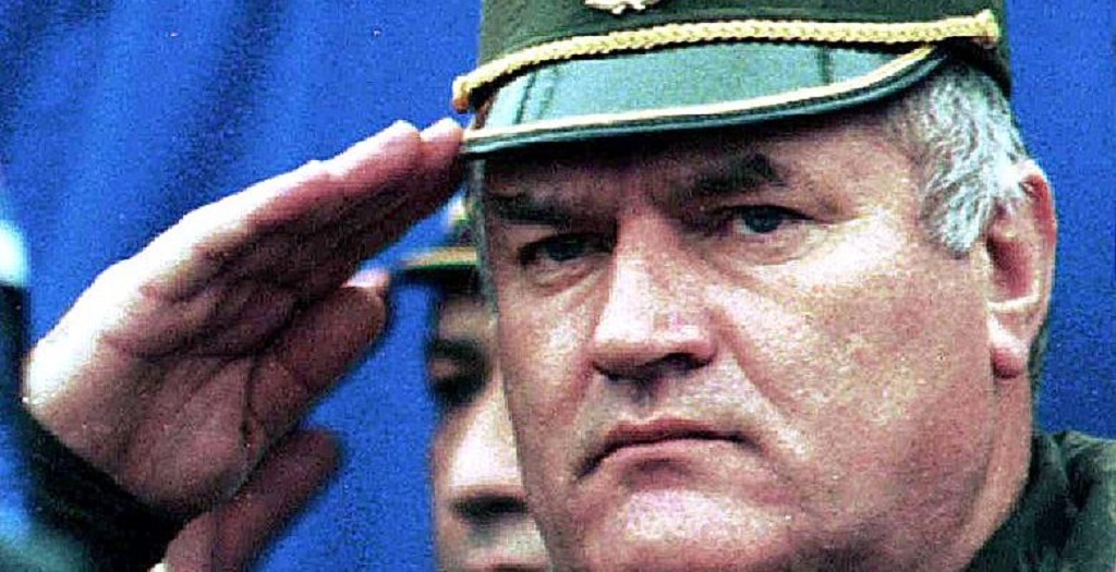 A halálán van Ratko Mladić, Srebrenica szerb mészárosa