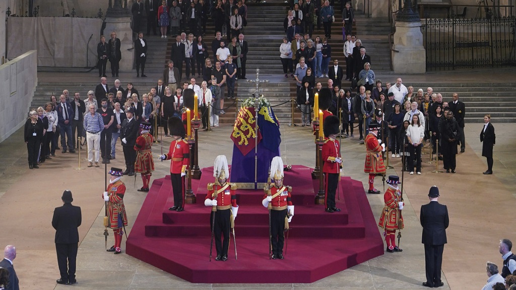 Nemkívánatos személy Putyin és a többi orosz politikus II. Erzsébet temetésén