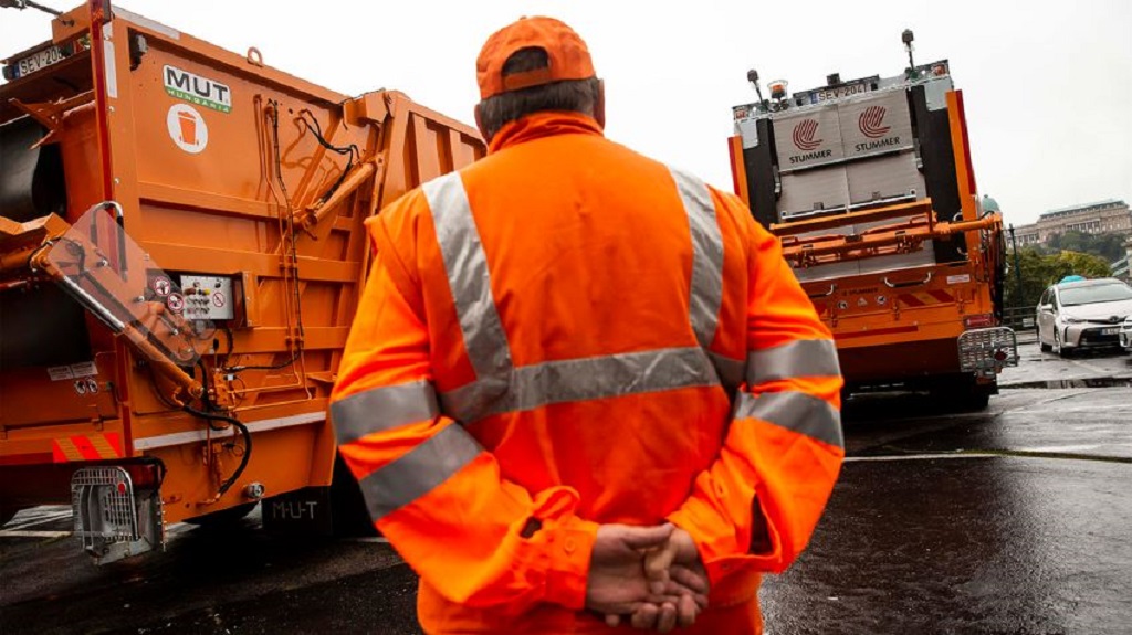 Amíg nincs 400 ezer forintos nettó fizetés, addig szemétszállítás sincsen!