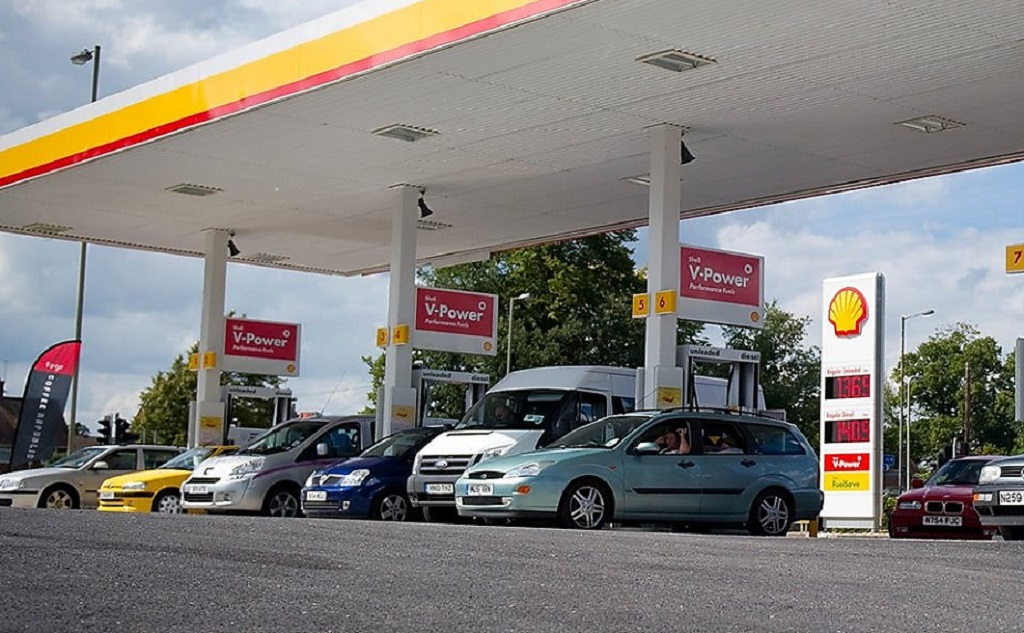 Kezdődik! Maximum 20 ezerért tankolhatsz benzint a Shell-kutakon