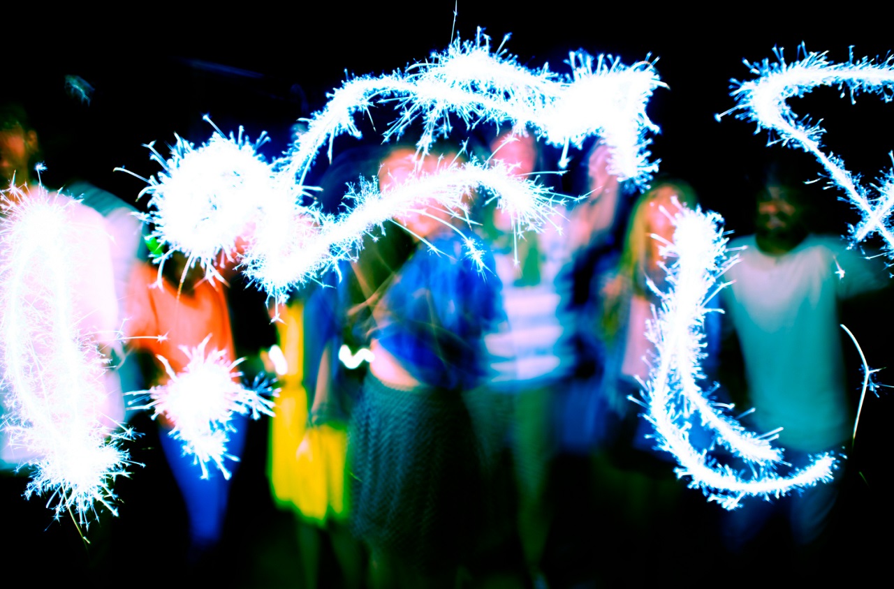 Erkélyről, ablakból nem, de a kertből nyugodtan indíthatsz tűzijátékot szilveszter éjjel