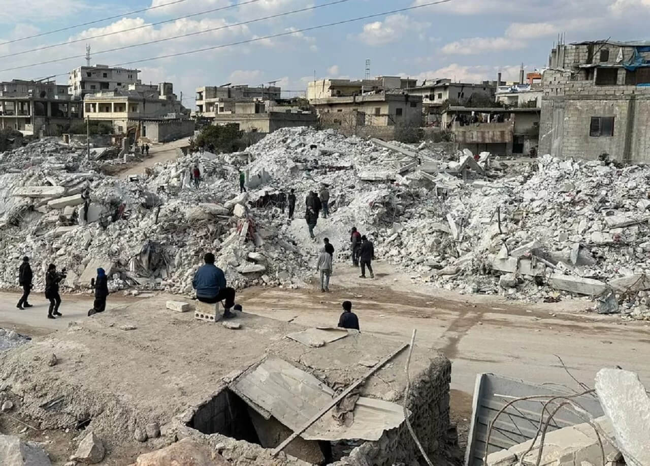 Földrengés: a szíriaiak magukra hagyva érzik magukat… Nincsenek sátrak, nincs segély, csak romok