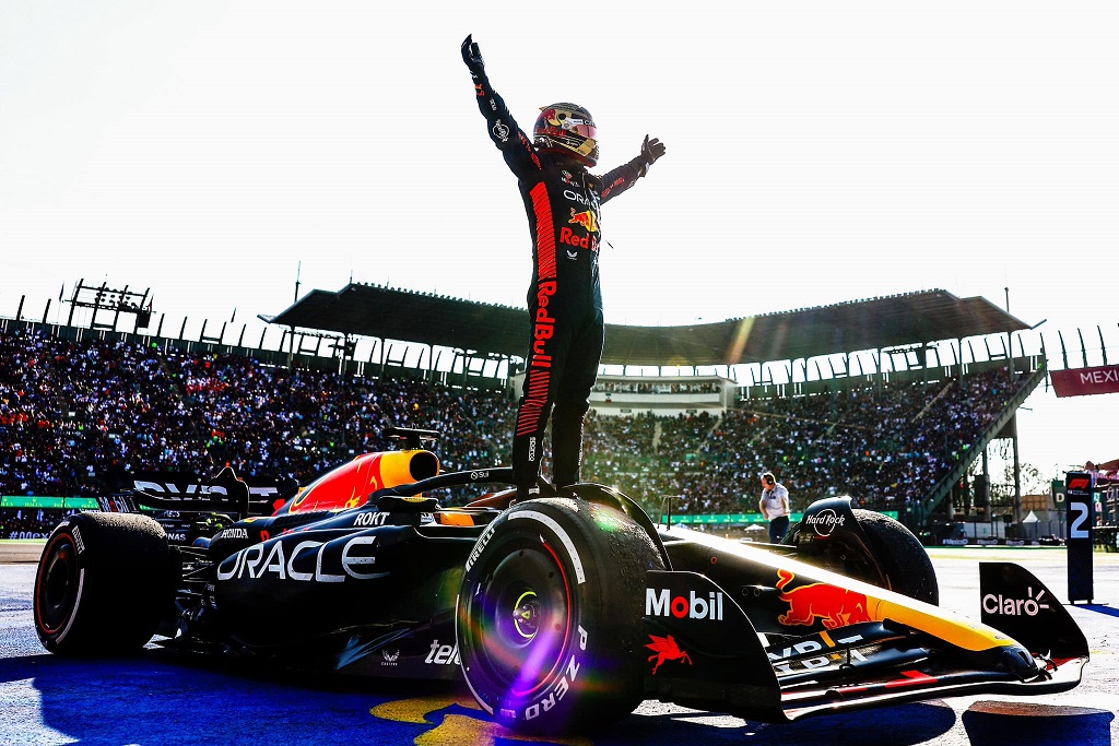 F1 Mexikói Nagydíj: az ég kék, a fű zöld, Verstappen meg megint futamot nyer