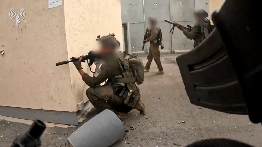 Megrohanta az izraeli hadsereg az Al-Shifa kórházat