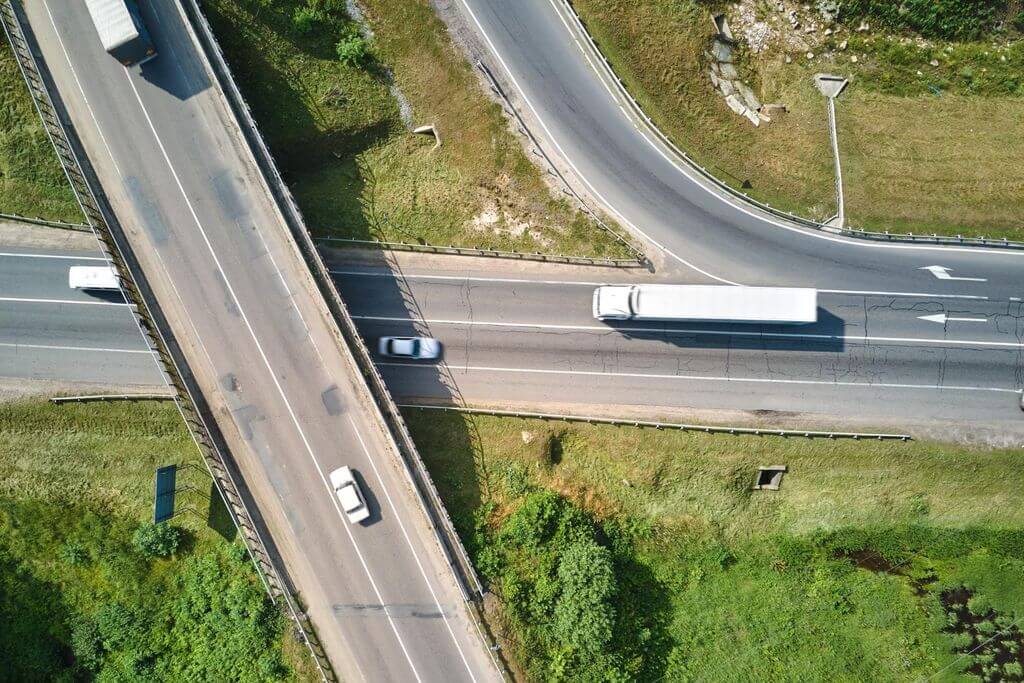 Tömegbaleset az M1-esen! Két helyen is több kilométeres a dugó!