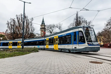  MÁV: Élénksárga felületekkel csökkentenék a tram-train baleseteket