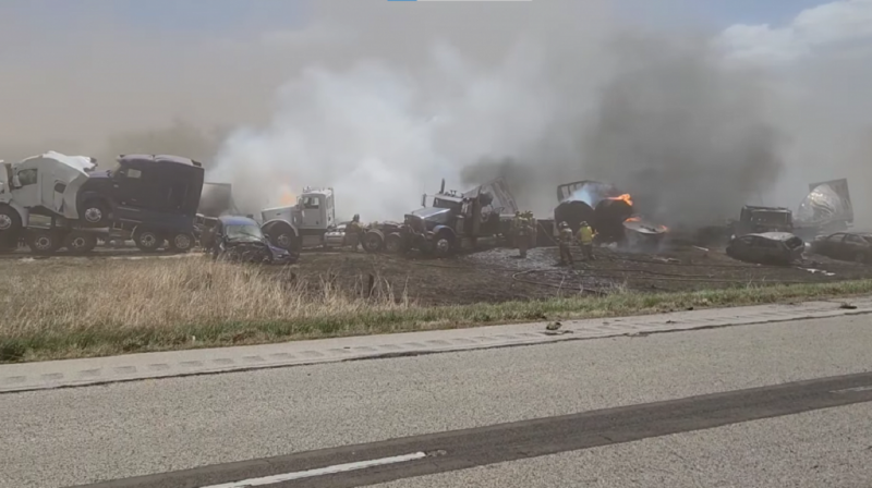 Újabb tragédia a porviharban! Majdnem száz jármű ütközött össze, hatan meghaltak