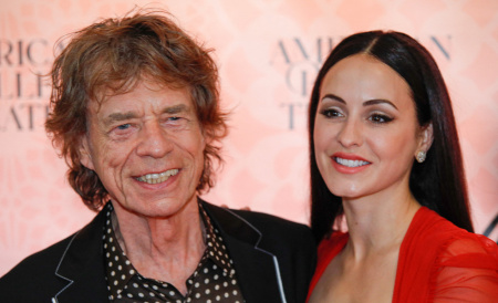  Mick Jagger sosem öregszik meg! Eljegyezte 43 évvel fiatalabb barátnőjét