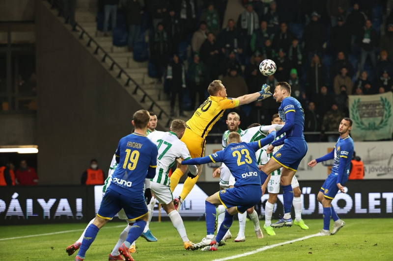 Fradi-blama Felcsúton, Csercseszov zakóval nyitott a Fradi kispadján