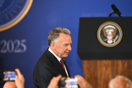  Trump megbízottjai Moszkvában egyeztetnek az ukrajnai békéről