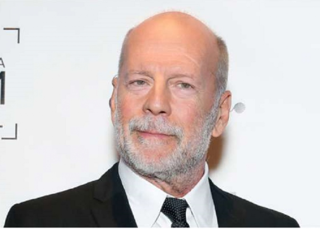 Bruce Willis kisvárosi seriffet játszik