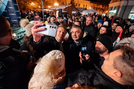  Medián: A TISZA Párt tovább növeli előnyét – már 11%-kal vezet a Fidesz előtt