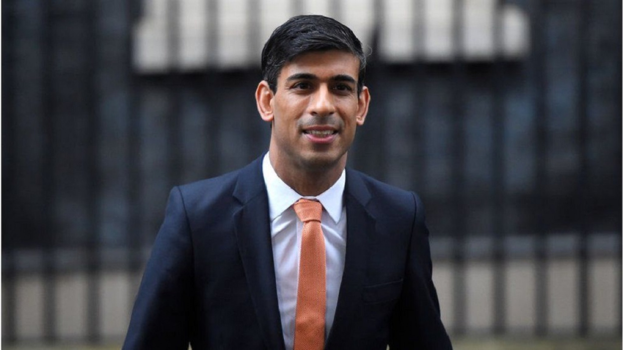 Egyelőre Rishi Sunak vezet a Boris Johnson székéért futó versengésben