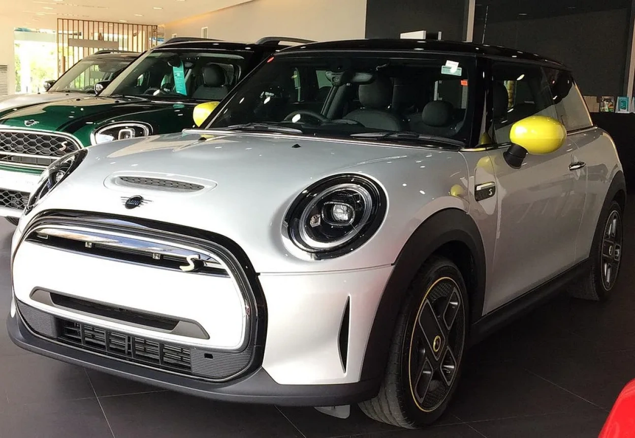 Mini Cooper SE: Globális visszahívás tűzveszély miatt – magyar autók is érintettek