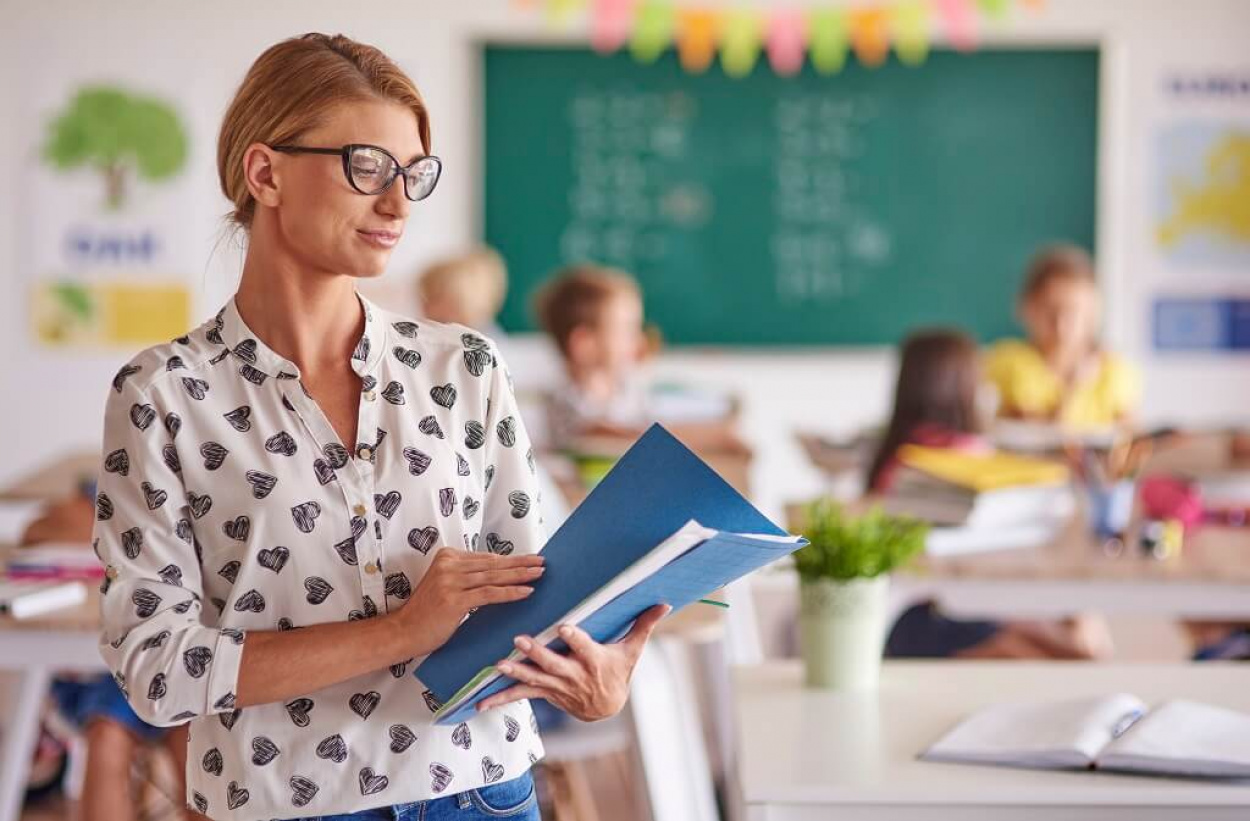 Eljött a pedagógusok ideje! Mától jelezhetik, ha nem írják alá az új szerződéseiket