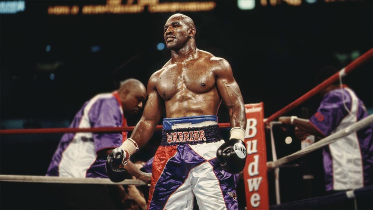 Evander Holyfield visszatér!