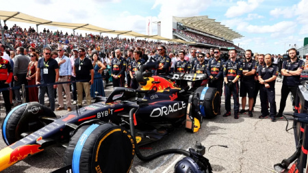  F1: konstruktőri vb-címmel köszönt el a Red Bull tegnap elhunyt tulajdonosától
