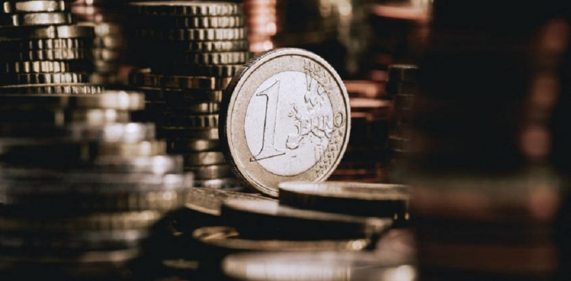 Történelmi mélypont! Bedőlt a magyar valuta, 401,37 forintot ér egy euró!