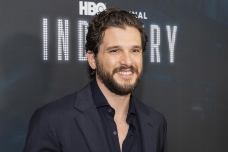  A Trónok harca sztárja váratlanul felbukkant a tatai Platán Bisztróban