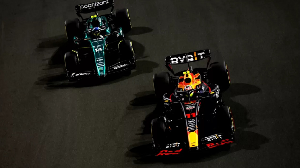 F1: Pérez nyert Dzsiddában, míg a csapata "elvette" Alonso 100. dobogóját