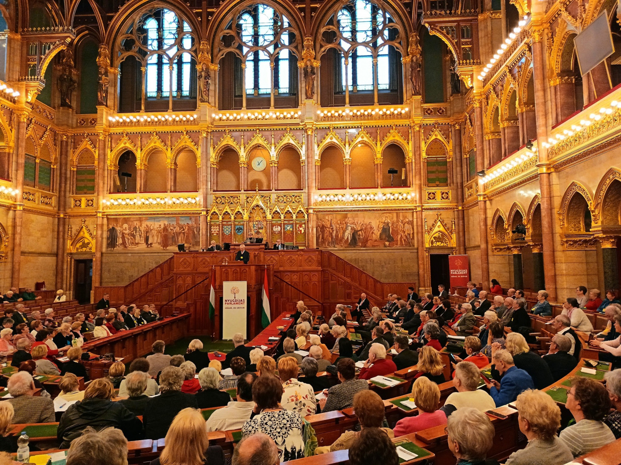 A nyugdíjasok átfogó változásokat követelnek: átadták a pártoknak a javaslataikat