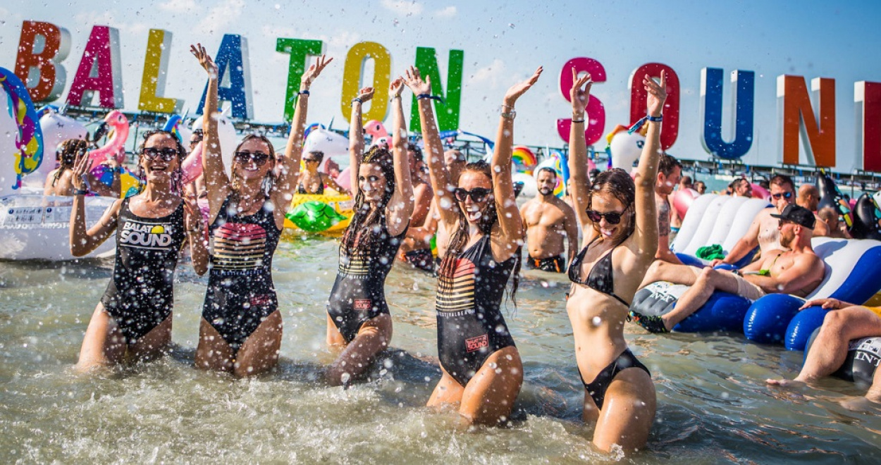 Elstartolt a Balaton Sound! Hatezerért már ehetsz egy hamburgert…