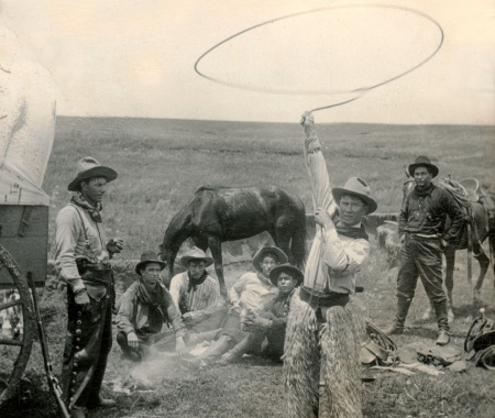  Egykori cowboyok tárgyai érkeztek a szegedi Móra-múzeumba