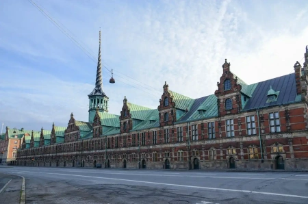  Tűz ütött ki Koppenhága egyik leghíresebb épületében