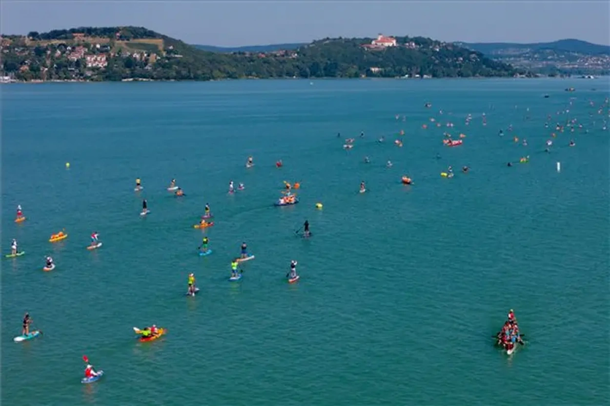 Tíz ember fulladt a Balatonba idén augusztus 15-ig