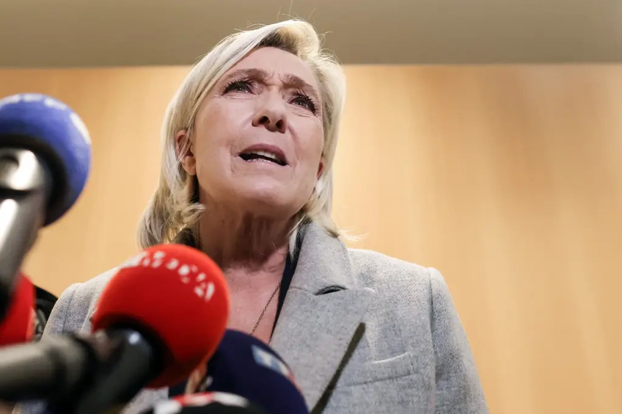 Börtönbüntetést és politikai eltiltást kér Marine Le Pen számára a párizsi ügyészség